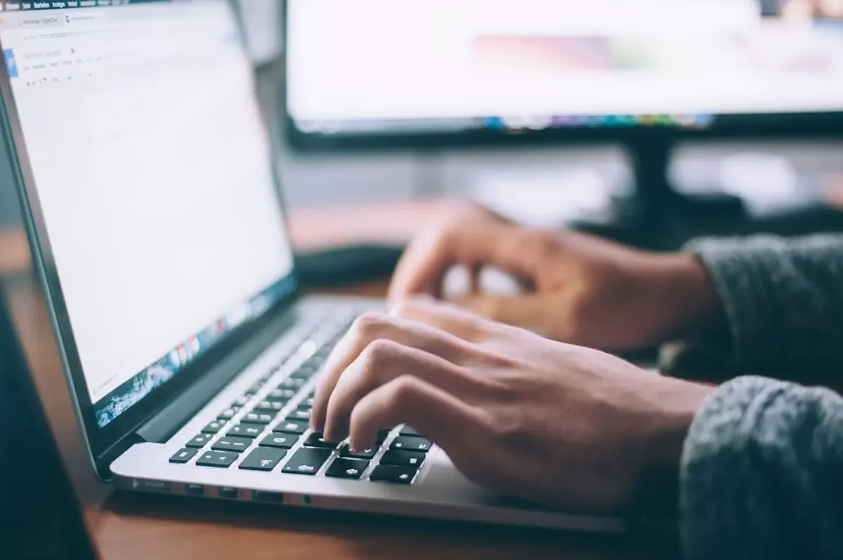 Helpdesk support professional